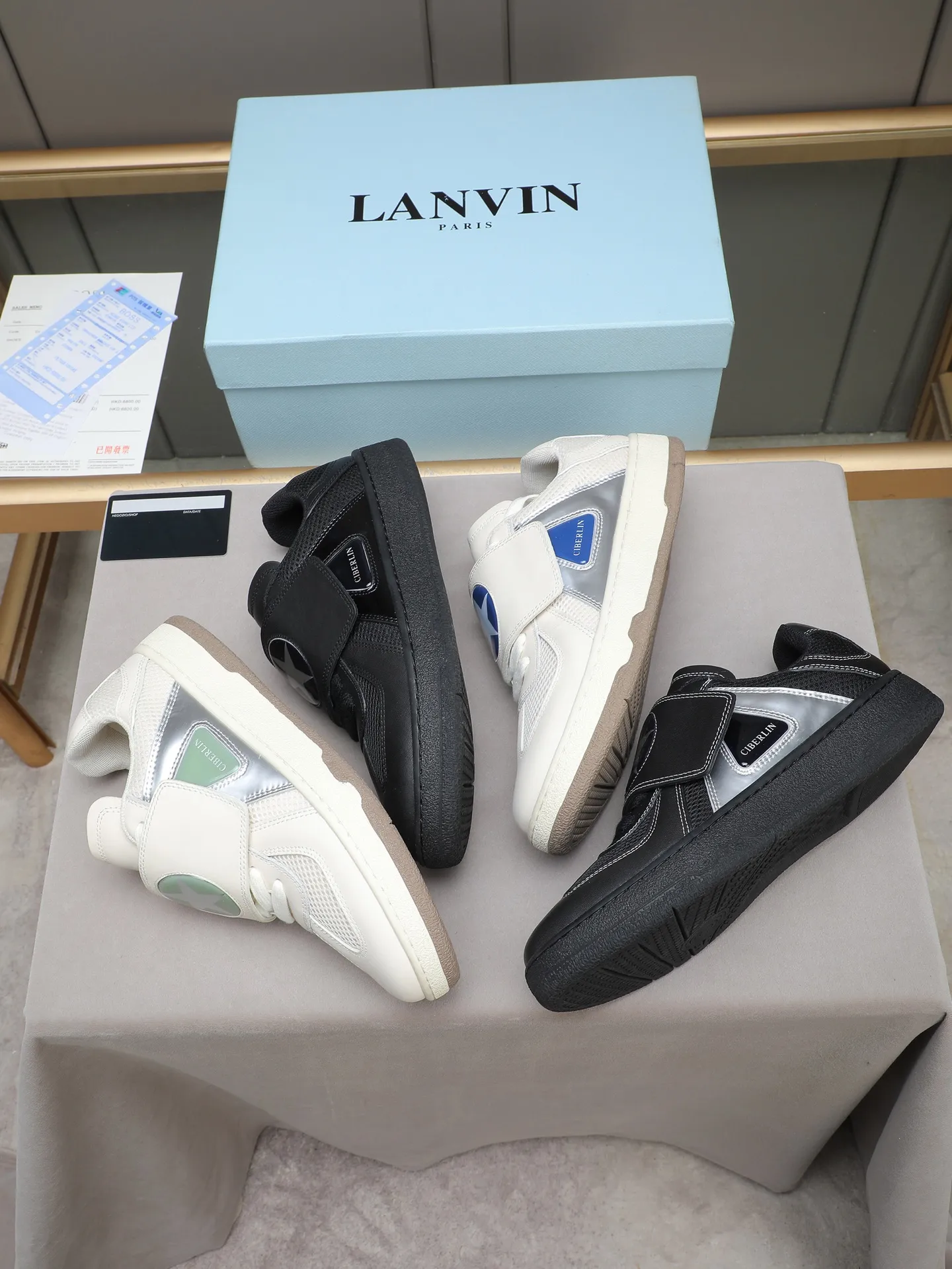 Men's shoes 💰600 [LANVIN] The latest fashionable item! High quality CLAY series‼ ️ The latest trendy products of the season 🌈Many bloggers have planted grass and purchased the original open-mold customization. The upper and outsole are sewn with mark threads without edge sealing. Multiple material splicing combination design. Very versatile for fashionable and casual wear. Comfortable on the feet. Self-recommended. Upper cowhide + cow suede + breathable mesh lining. Foot-padding cowhide. Exclusive original open-mold clear logo rubber outsole ⚠️38-44 (customized for 45)